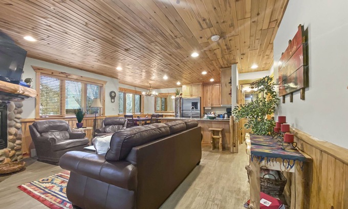 Park City Cabina | Cozy Park City Cabin w/ 2 Hot Tubs! Mountain Fun Skiing, Hiking,Golf Nearby!