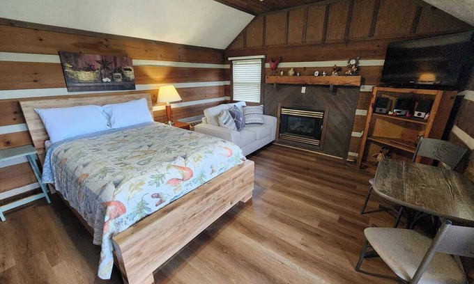 Fancy Gap Cabina | Cozy Parkway Cabin with Mountain Views - Cabin 4