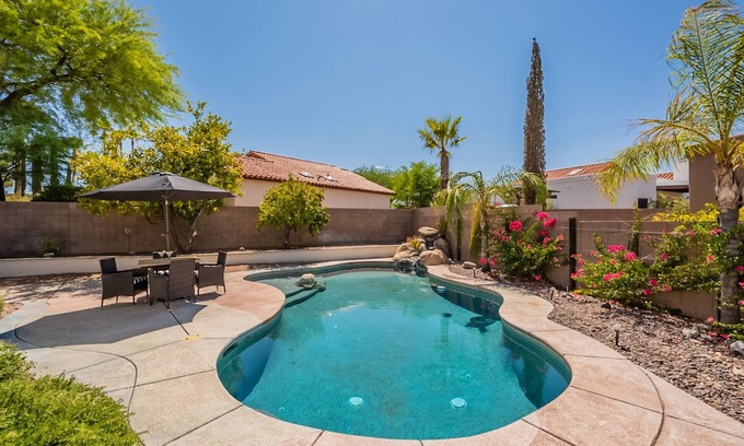 Houghton Casa | Cozy & Peaceful 3-bedroom house in delightful Eastside Tucson with Pool!