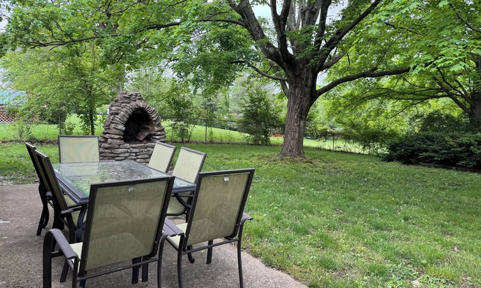 Mason Casa | cozy peaceful living in the heart of Mason