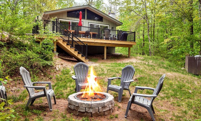 Gilford Cabaña | Cozy, Pet-Friendly Escape Near Lake & Mountains