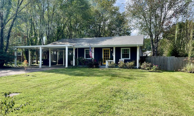 Franklin Casa | Cozy & Pet Friendly Franklin Home