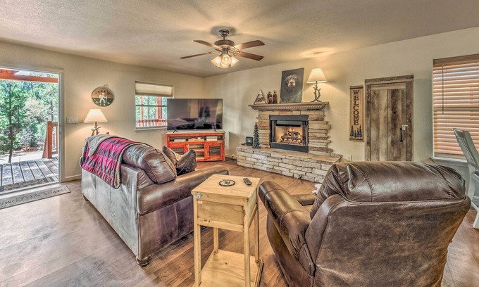 Ruidoso Cabaña | Cozy & Pet-friendly Ruidoso Cabin w/ Private Deck!