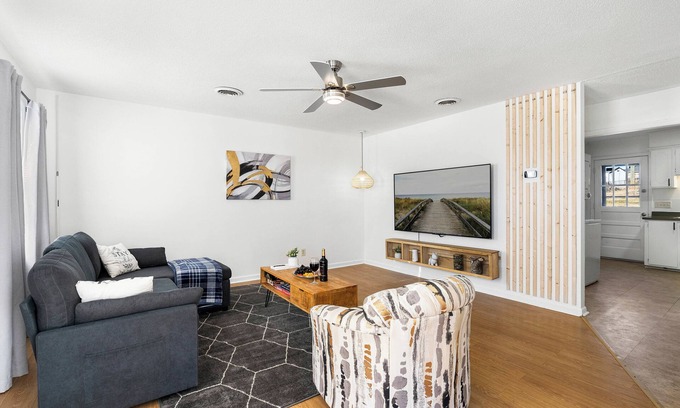 Valley Falls Casa | Cozy Place - Clean - Workspace with Wifi