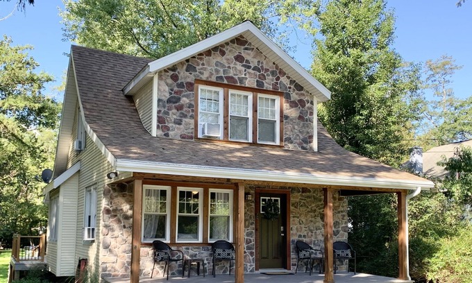 Cresco Casa | Cozy Poconos Creek Front Home with Private Backyard Swimming Pool