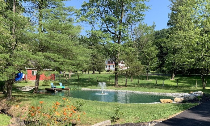 Pequea Casa | Cozy pond paradise