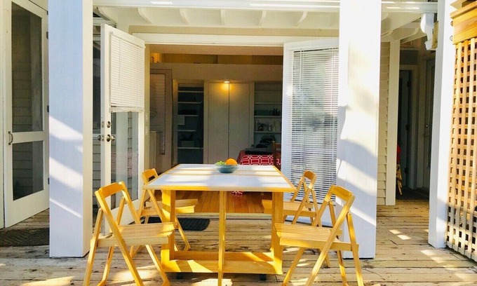 Durham Apartamento | Cozy Poolside Studio