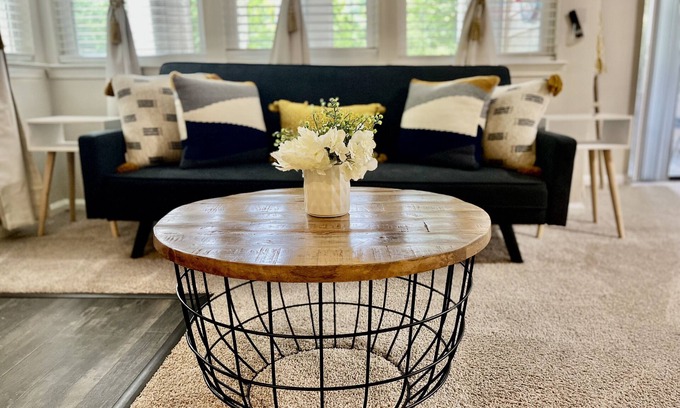Sandy Springs Apartamento | Cozy & Private Balcony - Free Parking - Fully Stocked Kitchen - Netflix