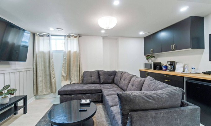 Carleton Place Casa | Cozy & Private Basement Suite with All Amenities