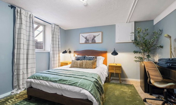 Morton Meadows Casa | Cozy Private BD + Desk, Central Omaha Near UNMC - Shared House