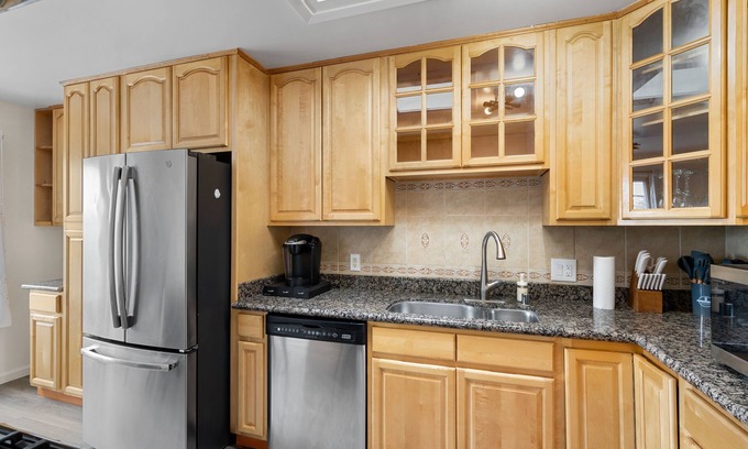 San Bruno Apartamento | Cozy Private Bedrooms with Shared Bath Kitchen near SFO