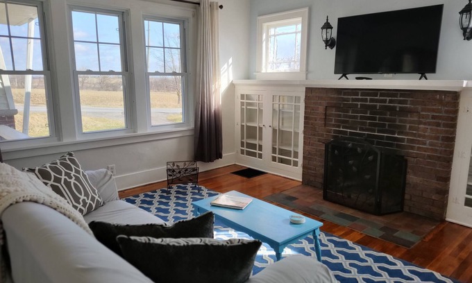 Holcomb Casa | Cozy, Private Country Home on a Farm in the Finger Lakes