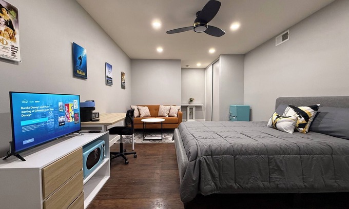 Duarte Apartamento | Cozy private entrance studio w/ Golf Course View