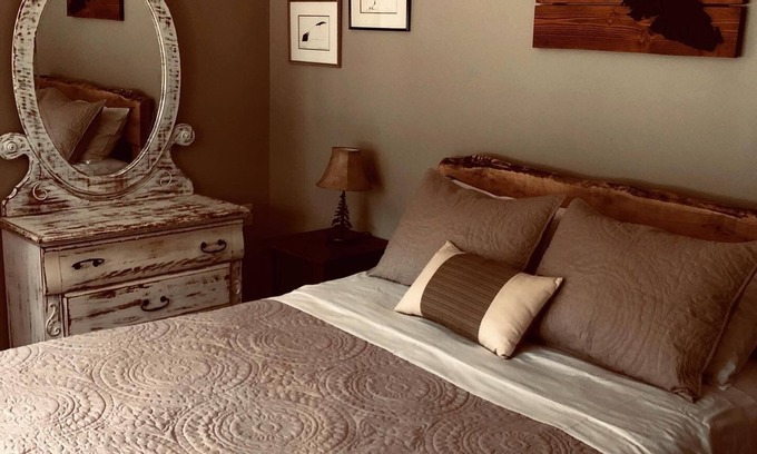 Regional District of Nanaimo Cabaña | Cozy & Private next to nature & nearby Spider Lake Provincial Park.