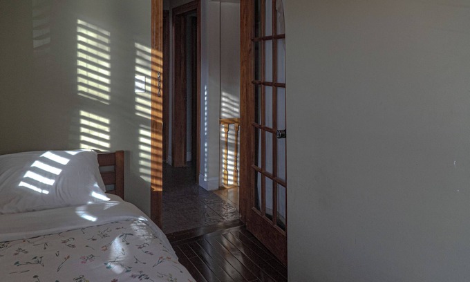 Murray Hill Casa | Cozy private room in Bayside walk to LIRR
