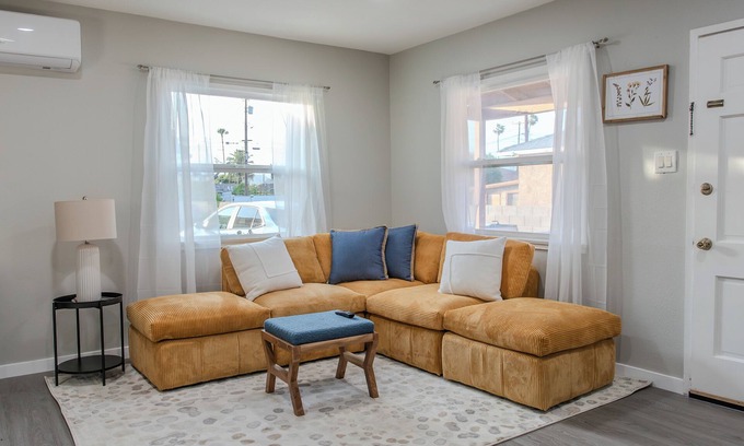 Downtown Riverside Casa | Cozy, Private, & Safe 3 Bed Home - 2 Min from DTR & UCR