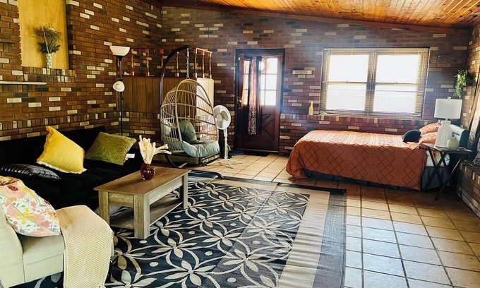 Rotterdam Casa | Cozy, Private1-bedroom in charming Schenectady with Private Bathroom
