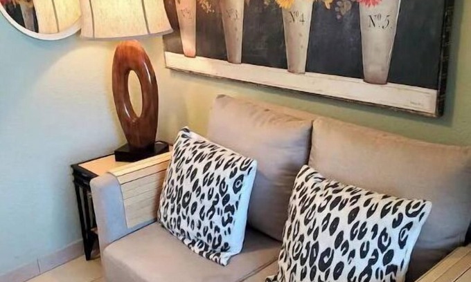 East Ybor Apartamento | Cozy Quaint Ybor City Loft steps from 7th Ave.