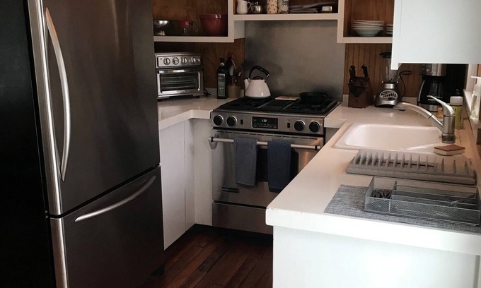 Hampton Bays Cabaña | Cozy Quiet Cottage by the Sea