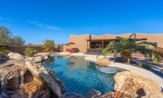 Desert Hills Casa | Cozy quiet home BBQ Pool Outdoor entertaining