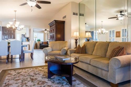 Chandler Casa | Cozy, quiet house, covered patio dining, sun room
