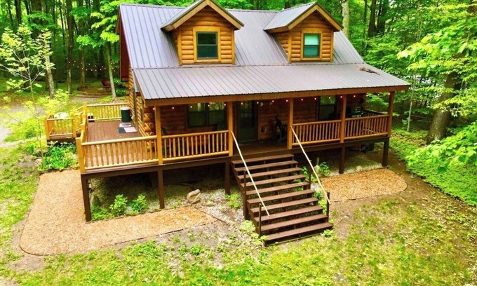 Bellaire Cabina | Cozy & Quiet Shanty Creek Log Cabin 1 mile to Schuss Mountain Golf Course