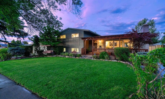 Wenatchee Casa | Cozy & Quiet with Saddlerock Views