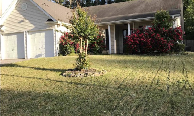 Hiram Casa | Cozy ranch style home within quiet community
