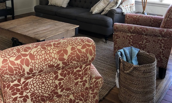 Moscow Cabaña | Cozy Red Cottage 4 blocks to Dntwn and U of I