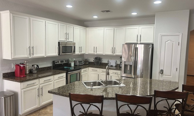 Avondale Casa | Cozy Relaxation Station Close to Entertainment