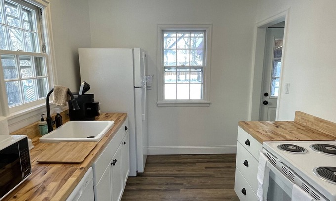 Moorhead Casa | Cozy Remodeled Moorhead Home has everything you need!