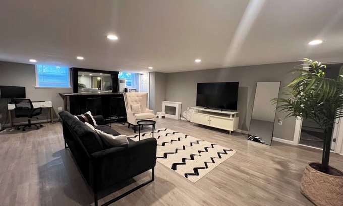 Teaneck Apartamento | Cozy renovated 2 bedroom basement unit !