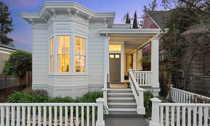 Downtown Napa Cabaña | Beautifully renovated historic cottage in Napa