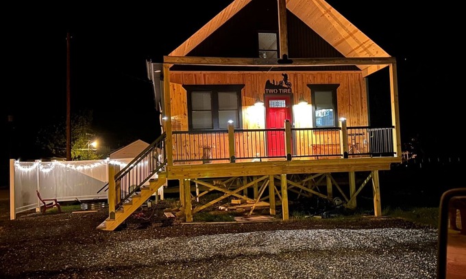 Marlinton Cabina | Cozy retreat 2 min bike ride to Greenbrier Trail 2 ride/ river to fly fish.