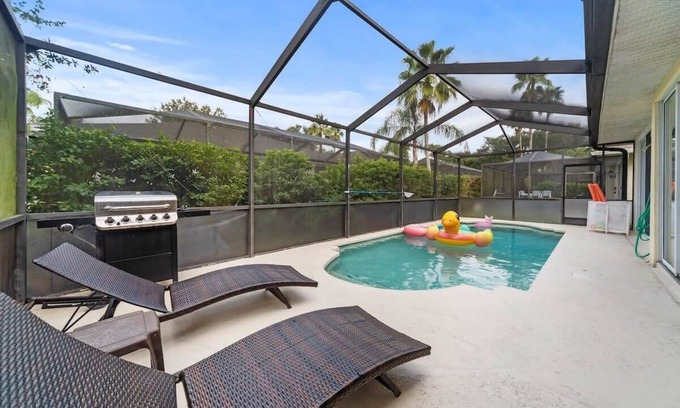 Sunset Lakes Casa | Cozy Retreat | 4BR House | Lake View | Pool