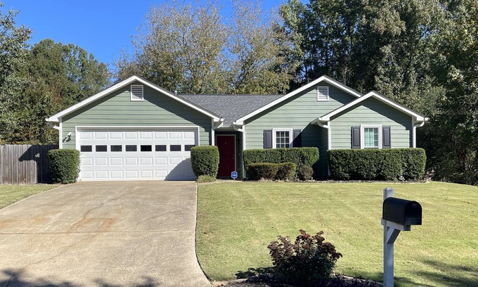 Johns Creek Casa | Cozy Retreat in Alpharetta. Perfect Getaway