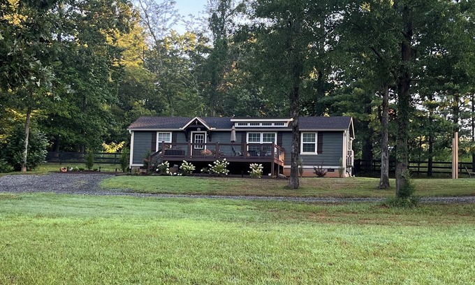 Columbus Cabina | Cozy retreat located in the heart off the TIEC And the blue ridge mountains!