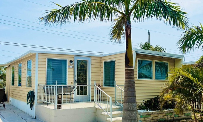 South Bradenton Casa | Cozy retreat, near some of the best Florida beaches!