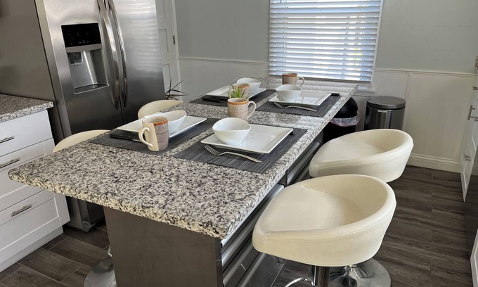 Middletown Casa | Cozy retreat next to Middletown Airport and Smith park
