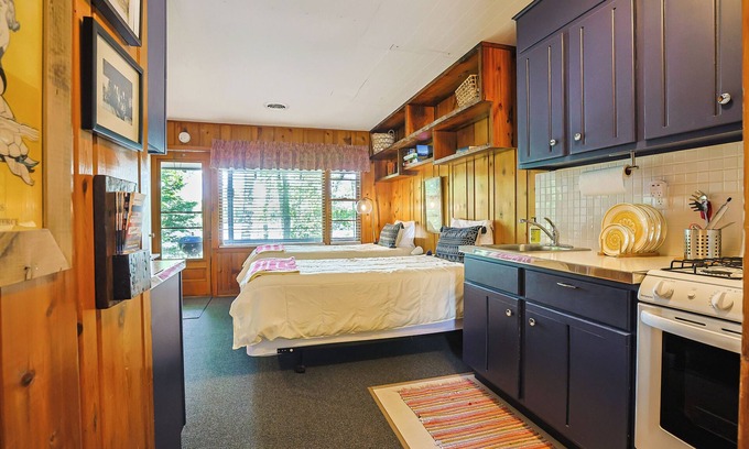Presque Isle Cabina | Cozy Retreat on South Turtle Lake Updated