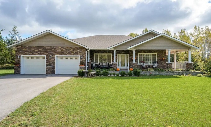 Greater Napanee Casa | Cozy Retreat On The Eastside Estate (10 Guest)