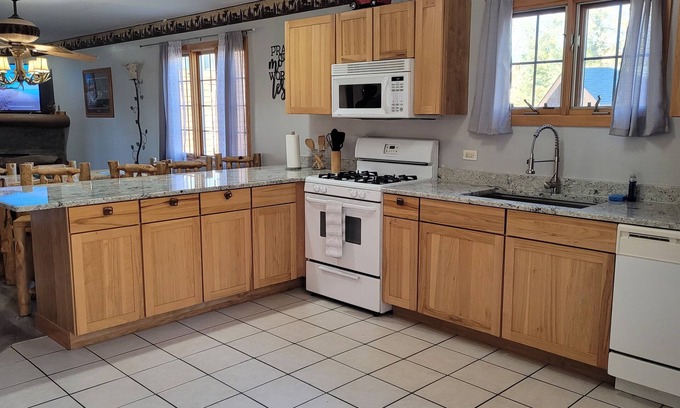 Oglesby Casa | Cozy Retreat. NO COBRO POR LIMPIEZA . CLose to Starved Rock. Close to nature!