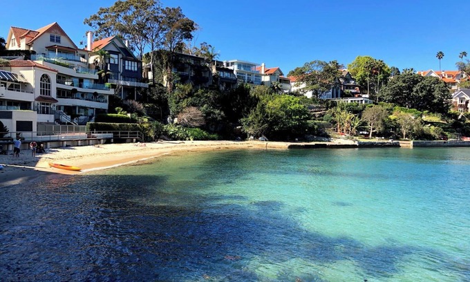 Crows Nest Apartamento | Cozy Retreat with Balcony in Crows Nest