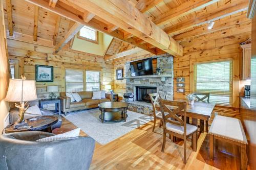 The Mountain Club Casa | Cozy Retreat with Deck and Sapphire Resort Access!