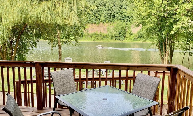 Franklin Casa | Cozy River Retreat-Gorgeous river views!