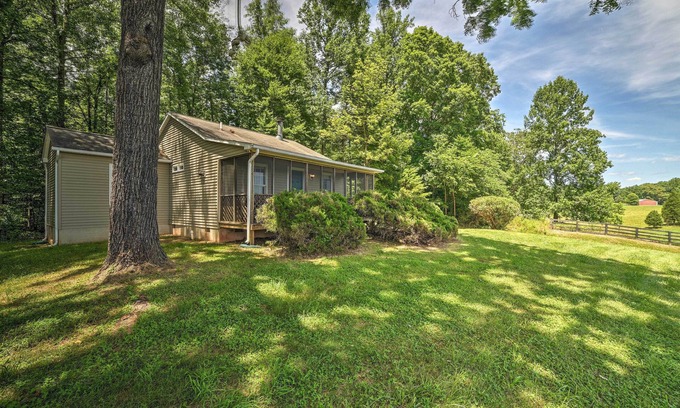 Calverton Cabaña | NUEVO-Rixeyville Cottage w / Deck & Overnight Stabling