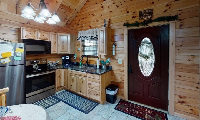 Logan Cabina | Cozy & Romantic cabin in Hocking Hills