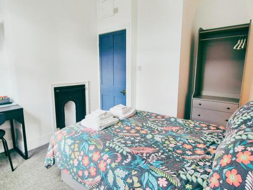 Forest Fields Apartamento | Cozy Room at The Burford Hideaway