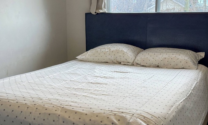 Sunnyside Casa | Cozy Room Bow River: Shared Amenities House