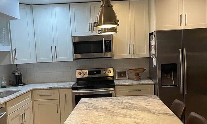 West Omaha Casa | Cozy room in townhome in welcoming Omaha with WiFi, AC